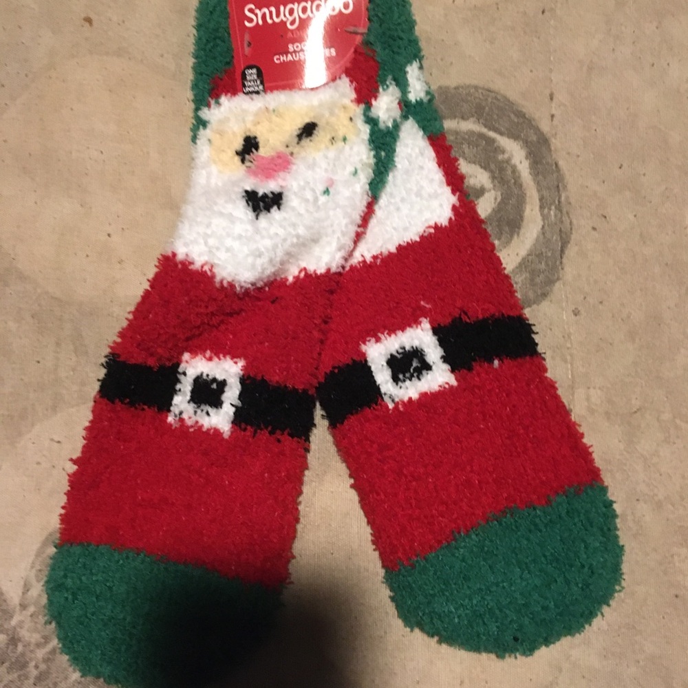 NWT snugadoo fuzzy Santa socks